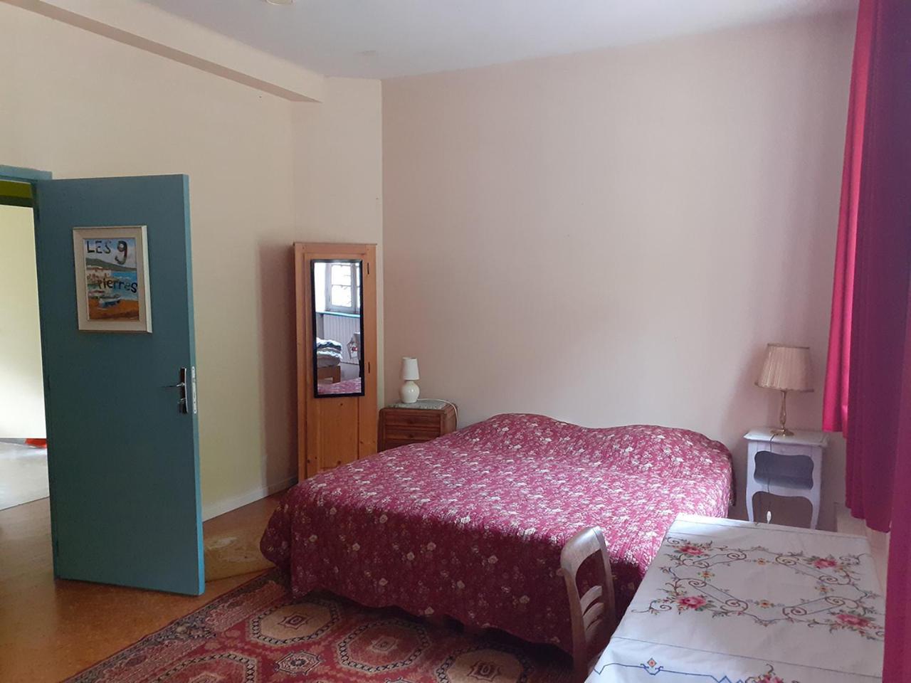 Le Moulin De Saleth Hotel Saint-Antonin-Noble-Val Room photo